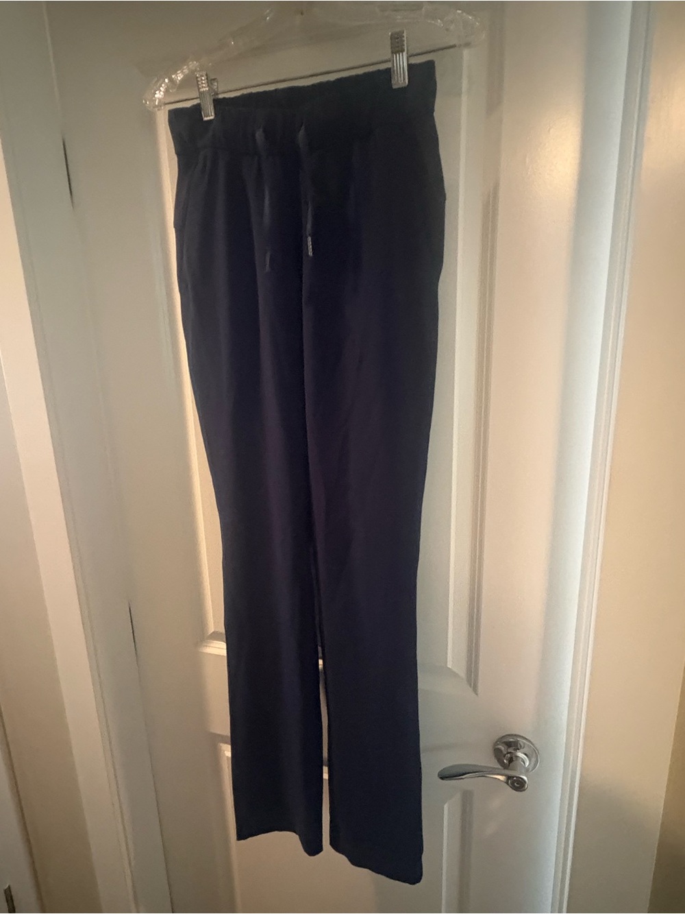 lululemon Women’s On The Fly pant - size 2 Tall True Navy